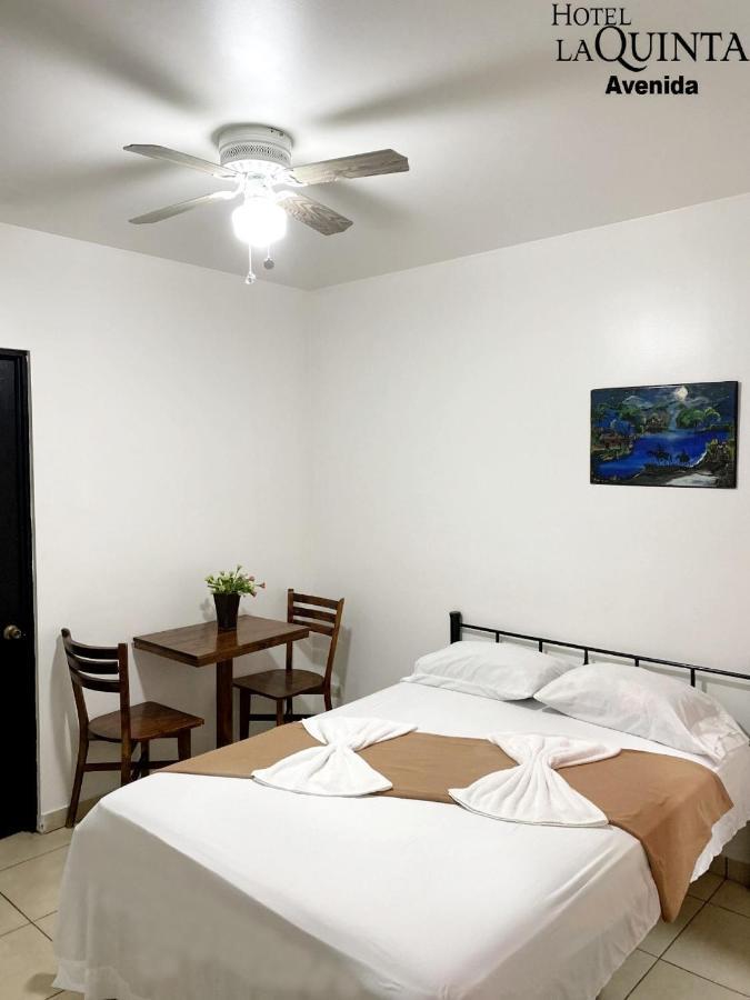 Hotel Quinta Avenida Сан Хосе Екстериор снимка